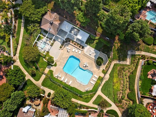 81 Hillsdale Drive, Newport Beach CA 92660