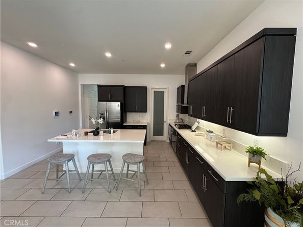 111 Newall, Irvine CA 92618