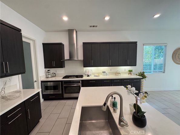 111 Newall, Irvine CA 92618