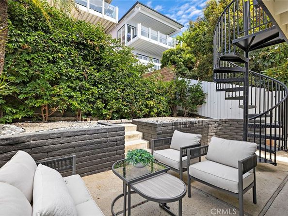 1094 Katella Street, Laguna Beach CA 92651