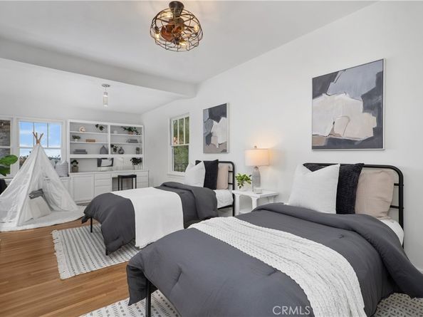 261 Granada Avenue, Long Beach CA 90803
