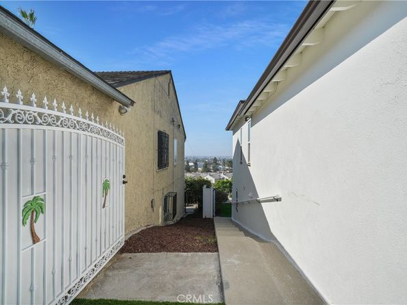 10225 S 7th Avenue, Inglewood CA 90303