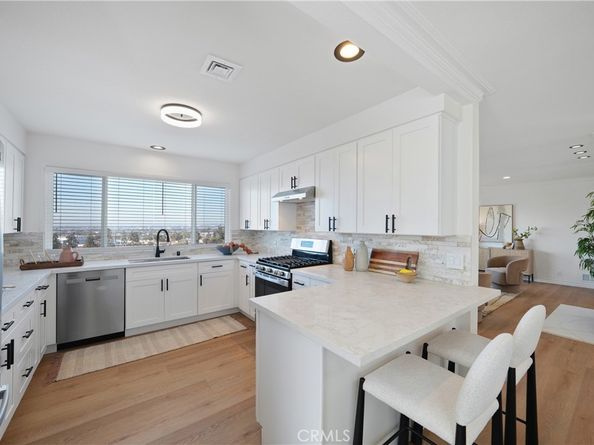 10225 S 7th Avenue, Inglewood CA 90303