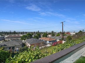 10225 S 7th Avenue, Inglewood CA 90303