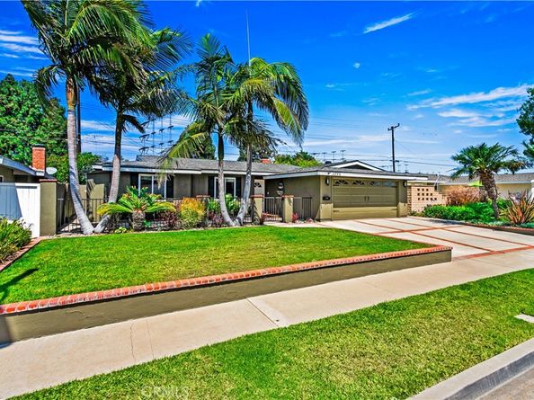 3295 Iowa Street, Costa Mesa CA 92626