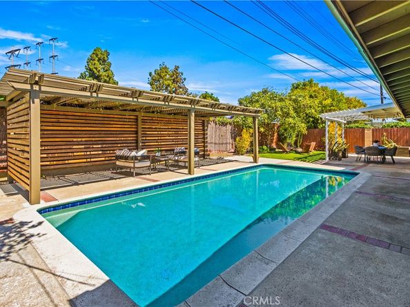 3295 Iowa Street, Costa Mesa CA 92626