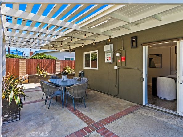 3295 Iowa Street, Costa Mesa CA 92626