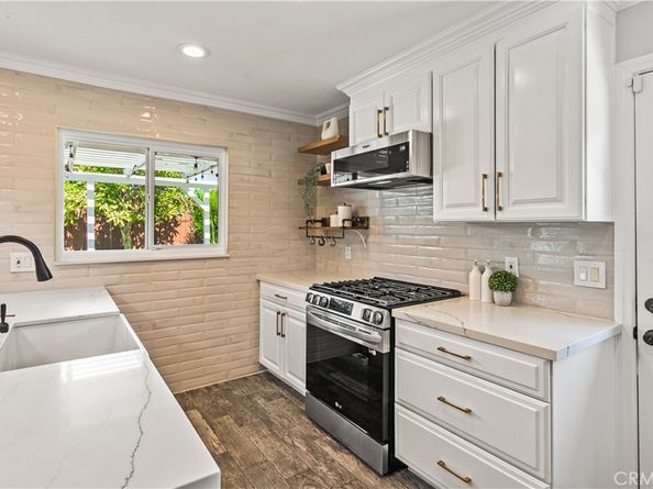 3295 Iowa Street, Costa Mesa CA 92626