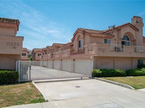 11932 207th Street, Lakewood CA 90715