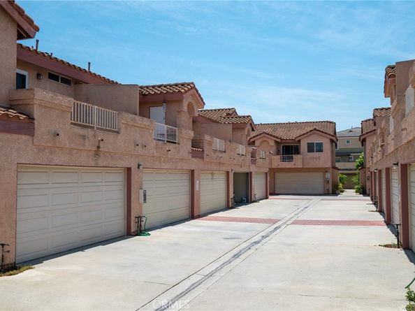 11932 207th Street, Lakewood CA 90715