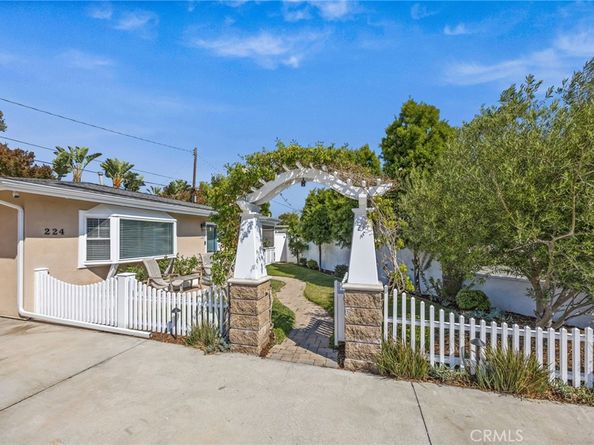 224 Pauline Place, Costa Mesa CA 92627