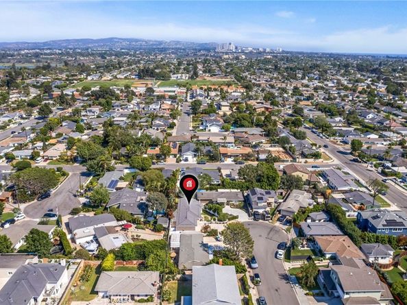 224 Pauline Place, Costa Mesa CA 92627