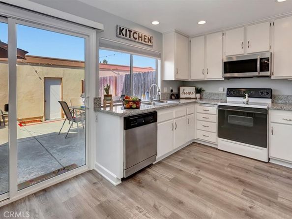 370 Carriage Drive B, Santa Ana CA 92707