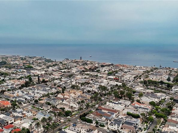 613 Larkspur Avenue, Corona Del Mar CA 92625