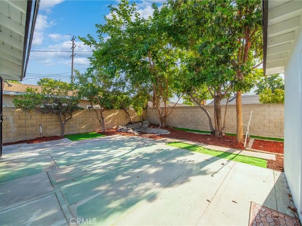 928 S Laurel St., Santa Ana CA 92704