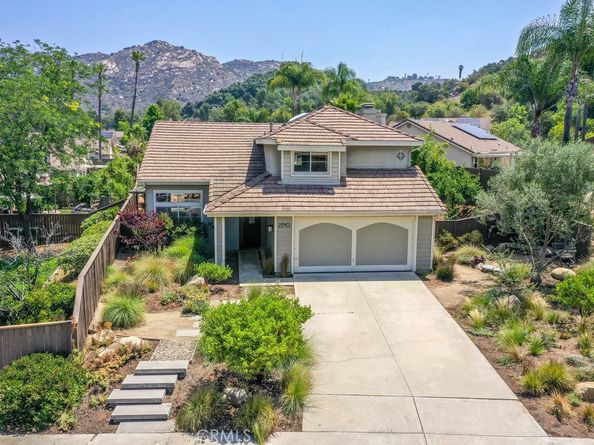 2250 Stone Valley Place, Escondido CA 92026