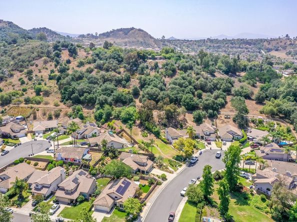 2250 Stone Valley Place, Escondido CA 92026