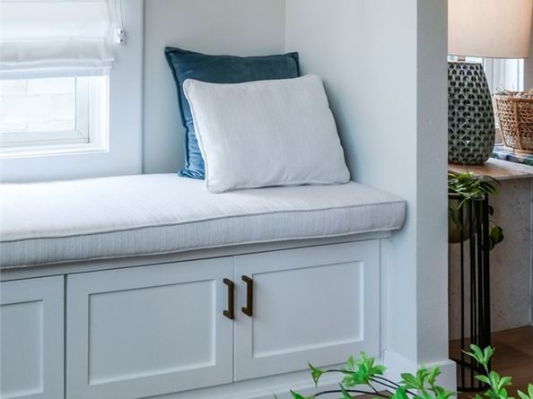 3958 Seneca Avenue, Los Angeles CA 90039