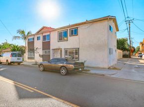 2122 E 10th Street, Long Beach CA 90804