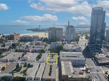 833 E 1st Street
