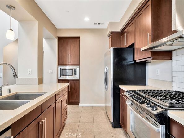 563 W Maple Avenue, Orange CA 92868