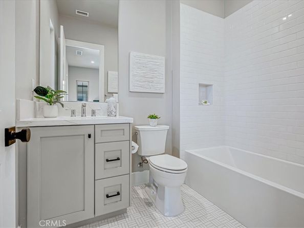 100 Bozeman, Irvine CA 92602