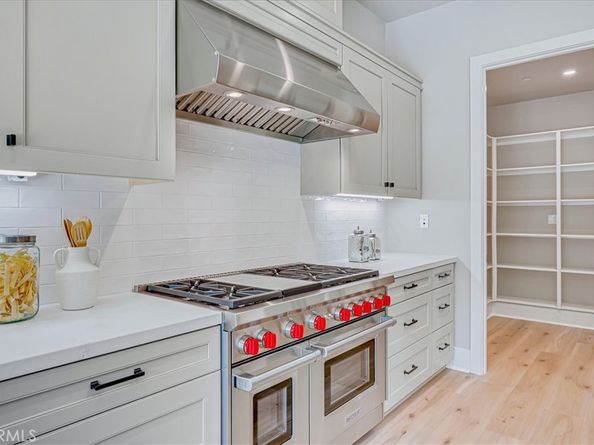 100 Bozeman, Irvine CA 92602