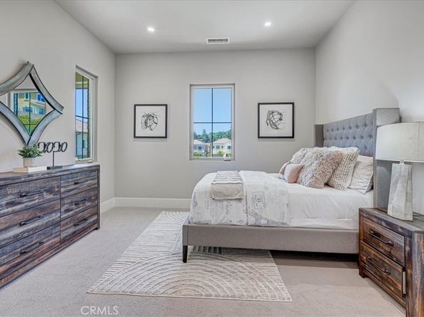 100 Bozeman, Irvine CA 92602