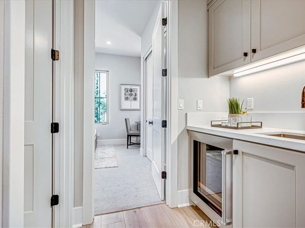 100 Bozeman, Irvine CA 92602