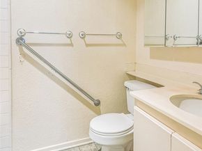 8801 Independence Avenue 11, Canoga Park CA 91304