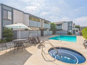 8801 Independence Avenue 11, Canoga Park CA 91304