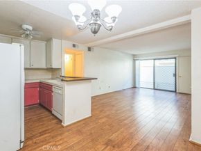 8801 Independence Avenue 11, Canoga Park CA 91304