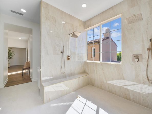 827 W Heritage Oak Court, Altadena CA 91001