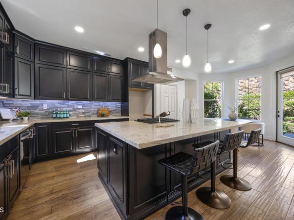 827 W Heritage Oak Court, Altadena CA 91001