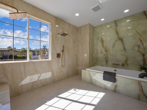 827 W Heritage Oak Court, Altadena CA 91001