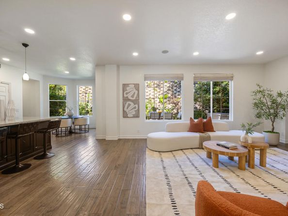 827 W Heritage Oak Court, Altadena CA 91001