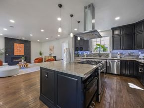 827 W Heritage Oak Court, Altadena CA 91001