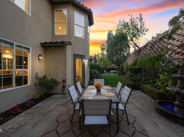 827 W Heritage Oak Court, Altadena CA 91001