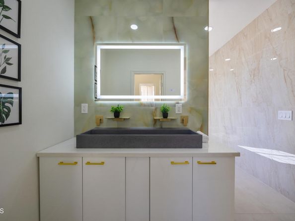 827 W Heritage Oak Court, Altadena CA 91001