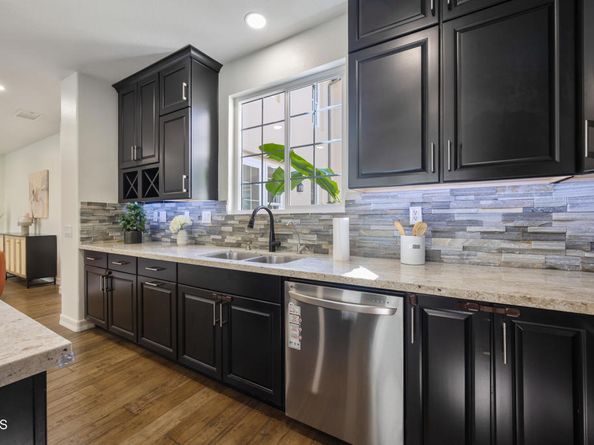 827 W Heritage Oak Court, Altadena CA 91001