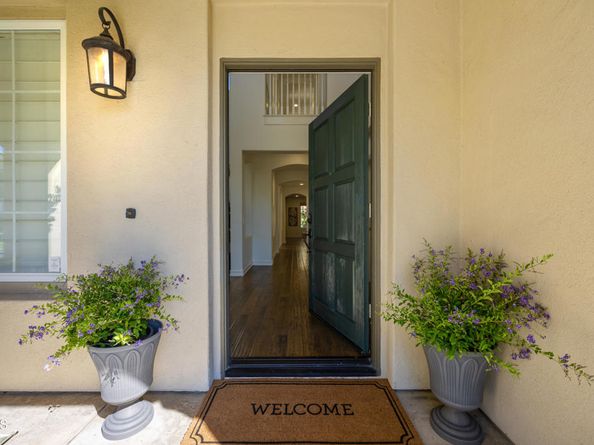 827 W Heritage Oak Court, Altadena CA 91001