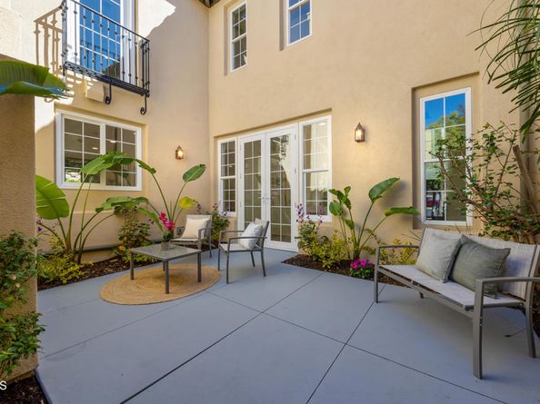 827 W Heritage Oak Court, Altadena CA 91001