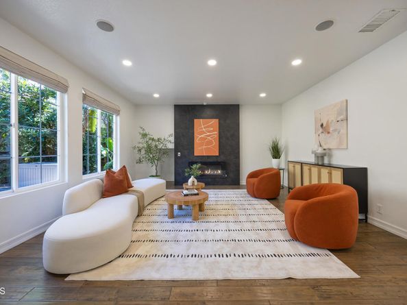 827 W Heritage Oak Court, Altadena CA 91001