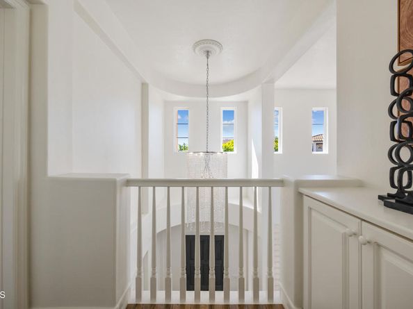 827 W Heritage Oak Court, Altadena CA 91001