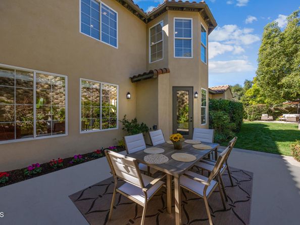 827 W Heritage Oak Court, Altadena CA 91001