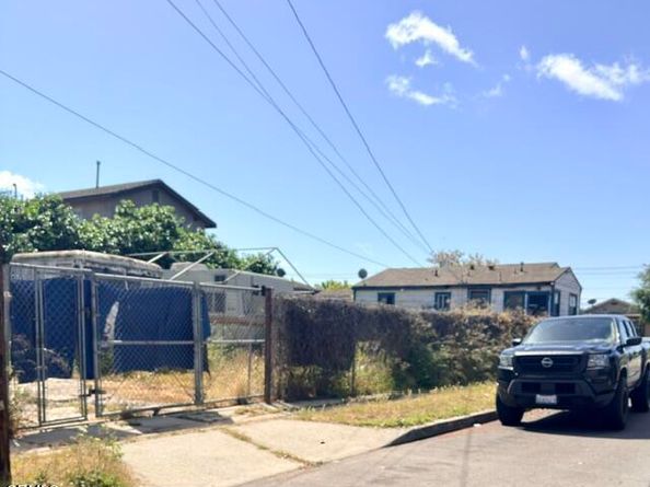 203 E 107th Street, Los Angeles CA 90003
