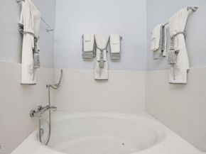 10327 Missouri Avenue 102, Los Angeles CA 90025