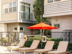 2753 Waverly Drive 302, Los Angeles CA 90039