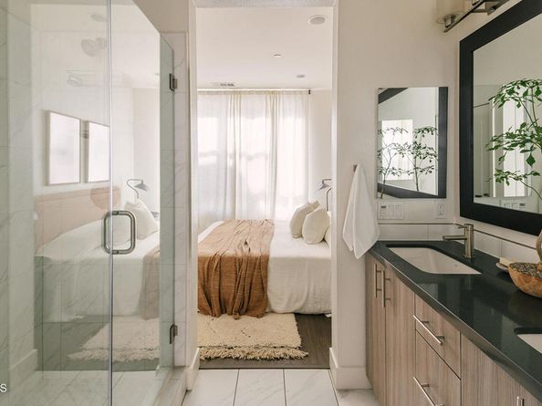 2753 Waverly Drive 302, Los Angeles CA 90039