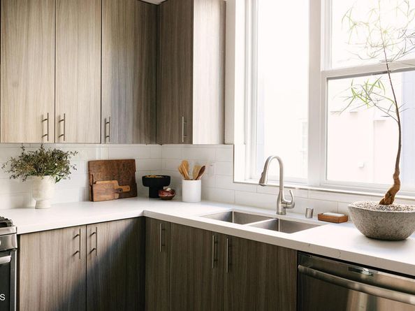 2753 Waverly Drive 302, Los Angeles CA 90039